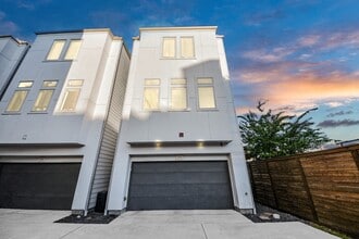 Building Photo - 1315 Nagle St