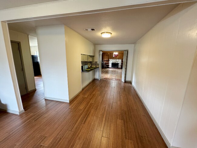 Foto del edificio - 216 Shadywood St