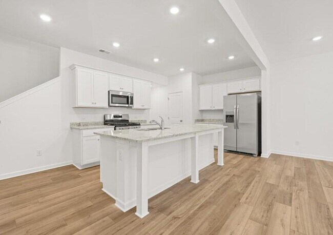 Building Photo - 102 Smithwood Dr