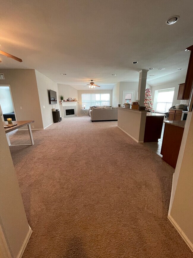 Living Room - 1118 Mule Deer Dr