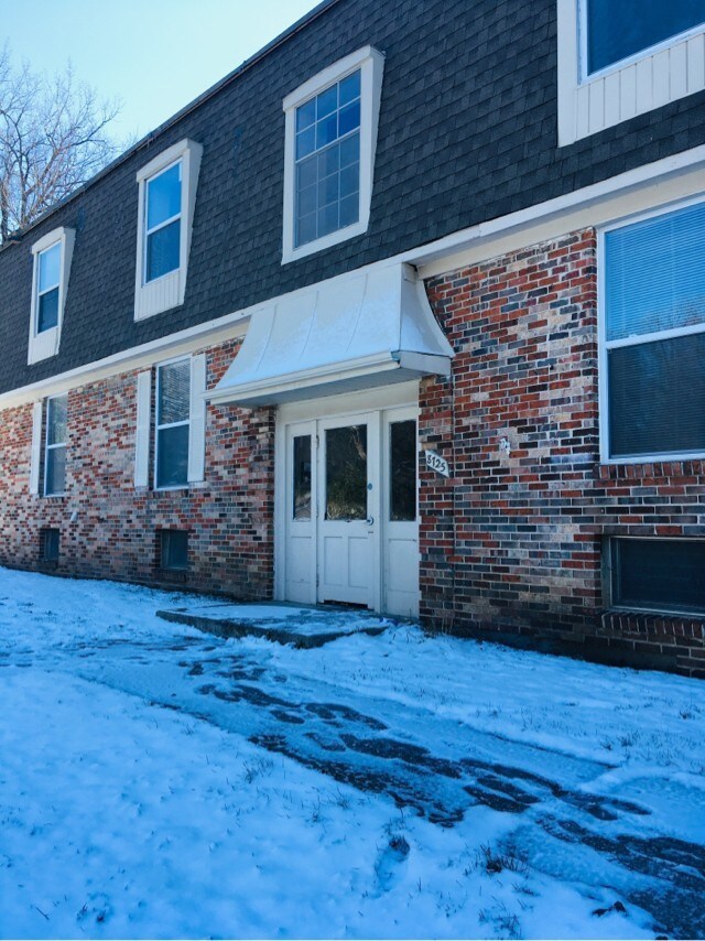 Building Photo - Schedule a showing today!!