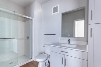 Master bathroom 2 bedroom - The Junction at Rogers