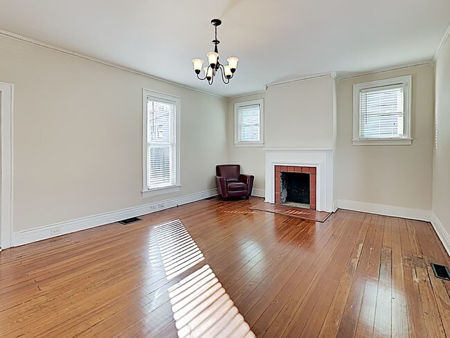 Building Photo - Charming East Nashville Bungalow