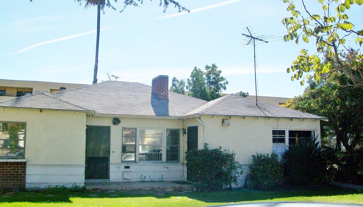 Primary Photo - 1118 E Doran St