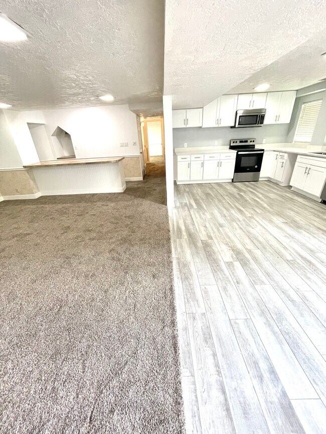 Foto del edificio - 1561 N 700 E