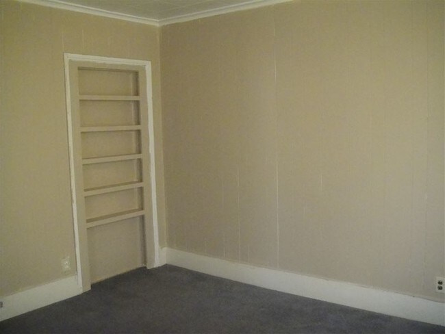 Building Photo - 1 br, 1 bath Apartment - 1135 1/2 S Grand Ave