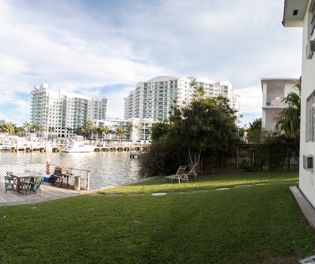 Foto principal - 7921 Baymeadows Rd