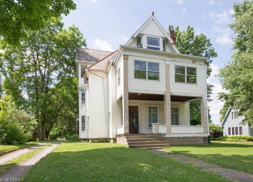 Foto principal - 1383 E State St