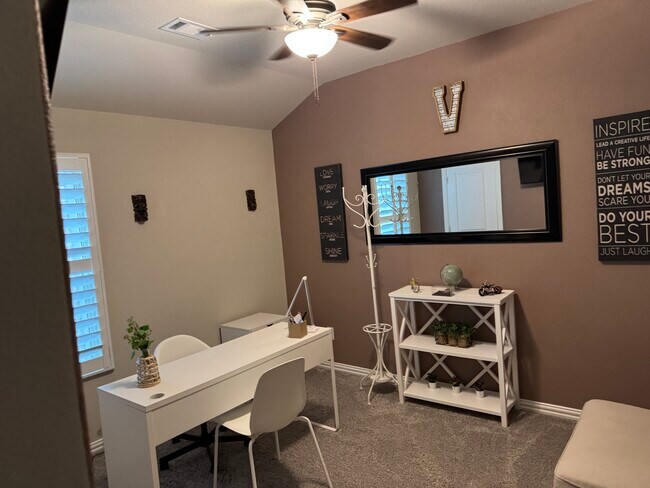 Foto del edificio - 1512 Berry Ridge Trl