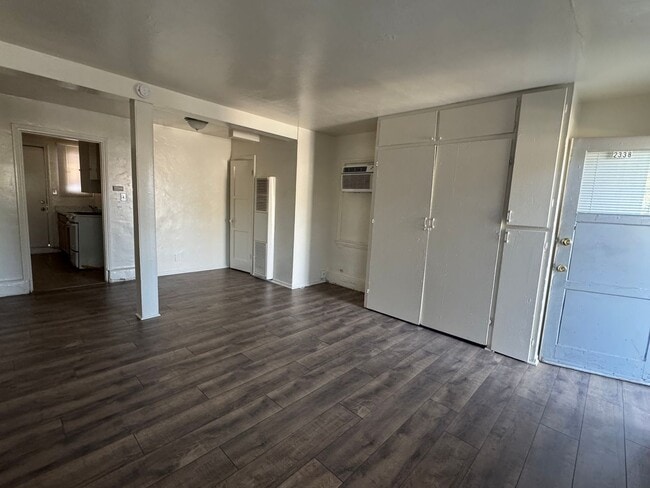 Photo - 6th 2336-2340 Apartment