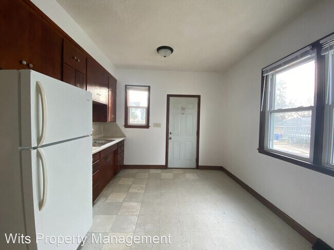 Foto del edificio - 6 br, 2 bath House - 714 Cook Avenue E