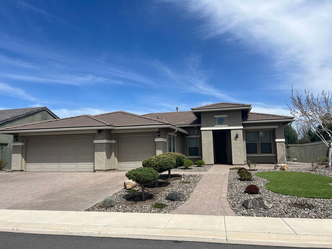 Primary Photo - Located in the Gated community of the Vine...