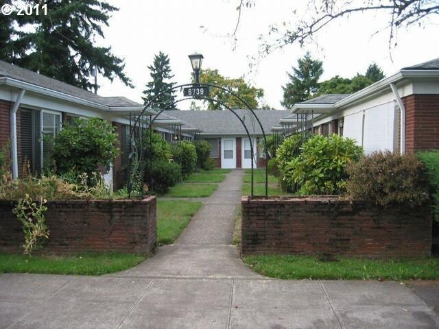 Building Photo - 6739 SE Woodstock Blvd
