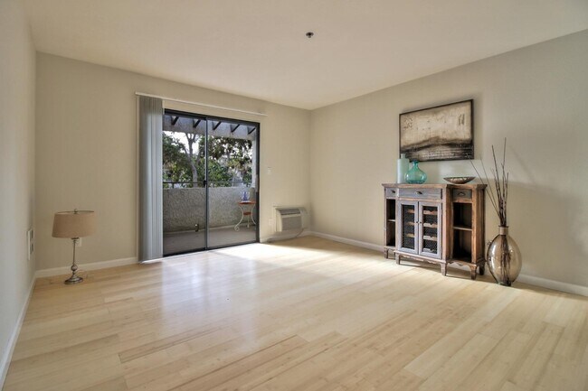Foto del edificio - 880 E Fremont Ave