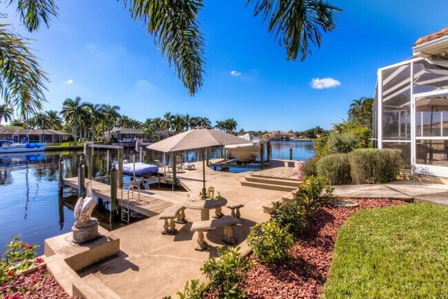 Foto del edificio - 5352 Bayside Ct