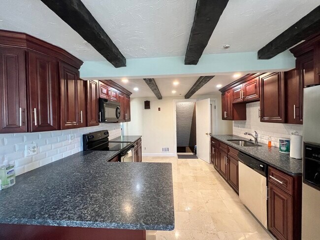 Building Photo - 95 Holly Hill Cir