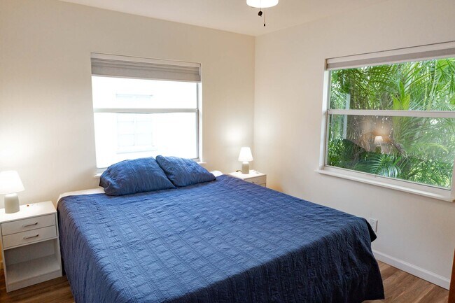 Foto del edificio - 704 Yelvington Ave