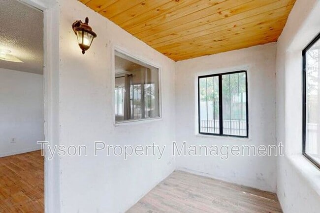 Foto del edificio - 1630 Griegos Rd NW