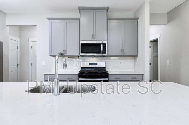 Foto del edificio - 519 Crowder Pl