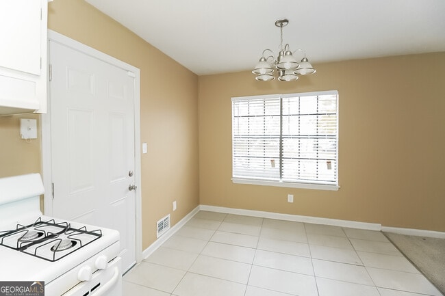 Foto del edificio - 7025 Winkfield Pl