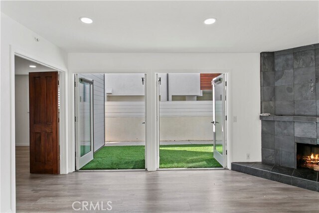 Foto del edificio - 719 Marigold Ave