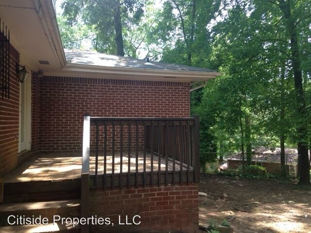 Building Photo - 3 br, 2 bath House - 2437 Summerland Dr