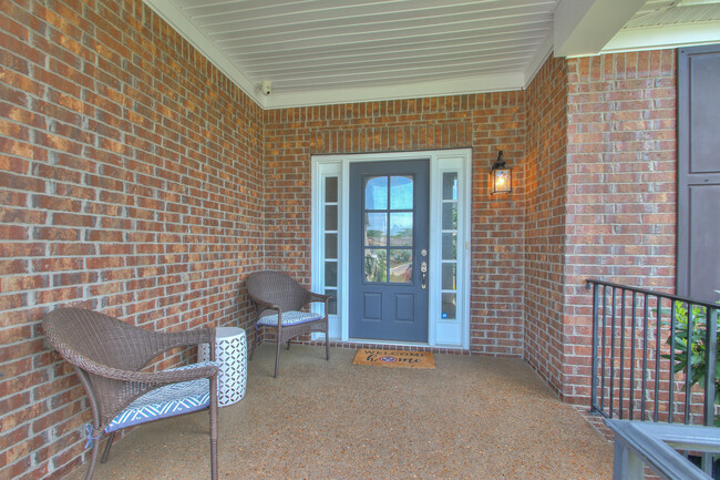 Building Photo - 1113 Camden Cir