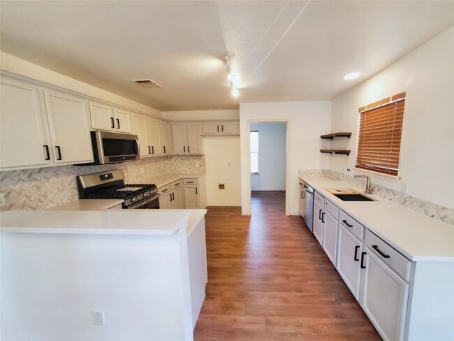 Building Photo - 2408 Charlie Harley Dr