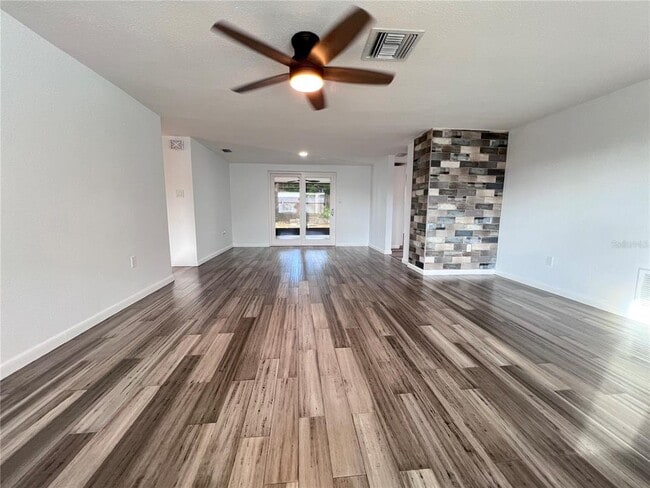 Foto del edificio - 5703 Andrea Dr