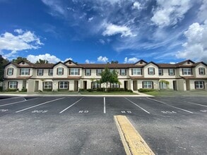 Building Photo - WINTER SPRINGS!  TUSCANY PLACE TOWNHOME - ...