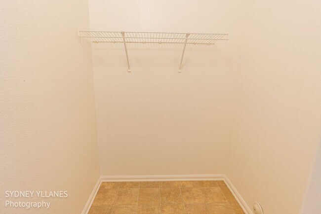 Building Photo - 5374 S Quatar Cir