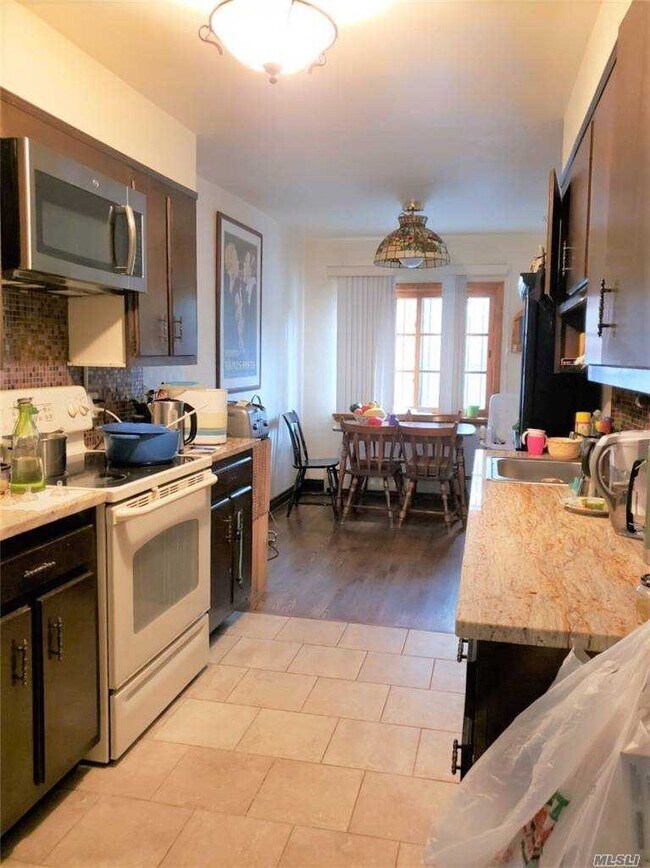 Foto del edificio - 164-09 32nd Ave