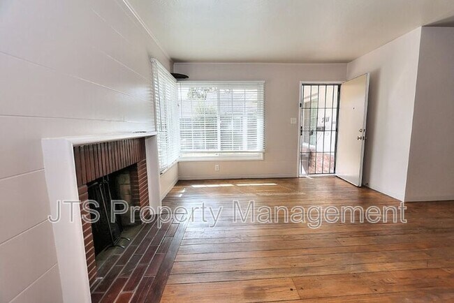 Foto del edificio - 3109-3111 Hampshire Drive