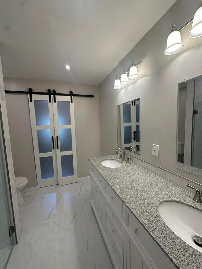 Foto del edificio - 2514 Gertrude Dr