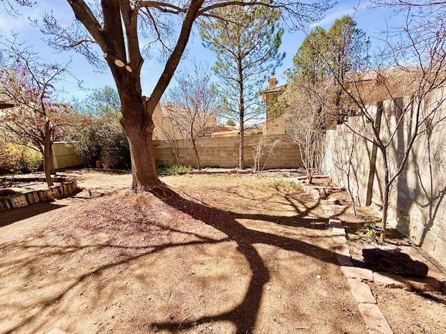 Foto del edificio - 7417 Lew Wallace Dr NE