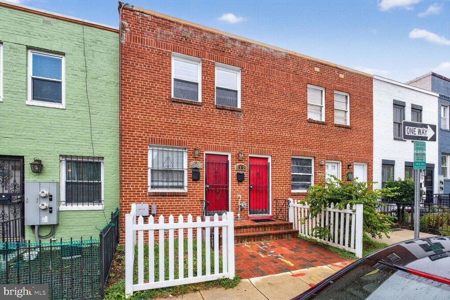 Foto principal - 610 19th St NE