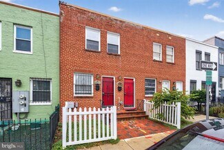 Building Photo - 610 19th St NE