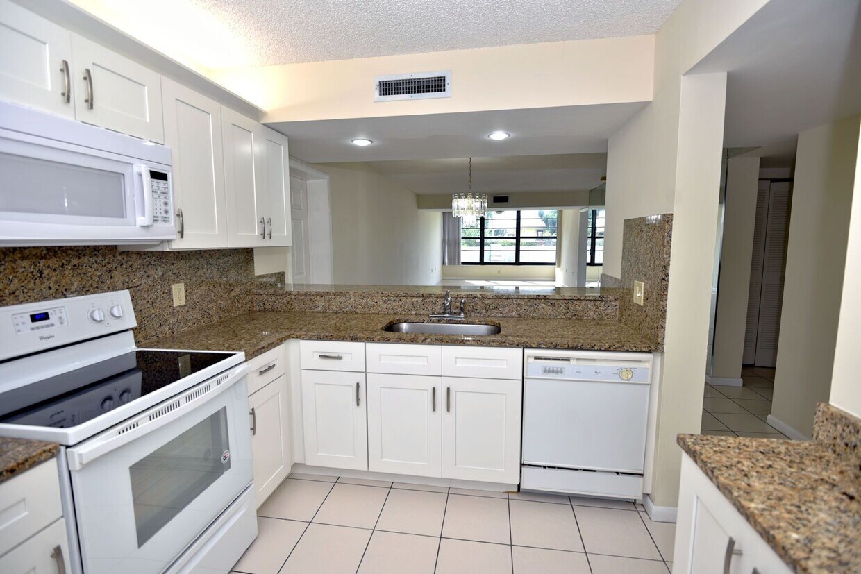 3500 Whitehall Dr Unit 102, West Palm Beach, FL 33401 Condo for Rent