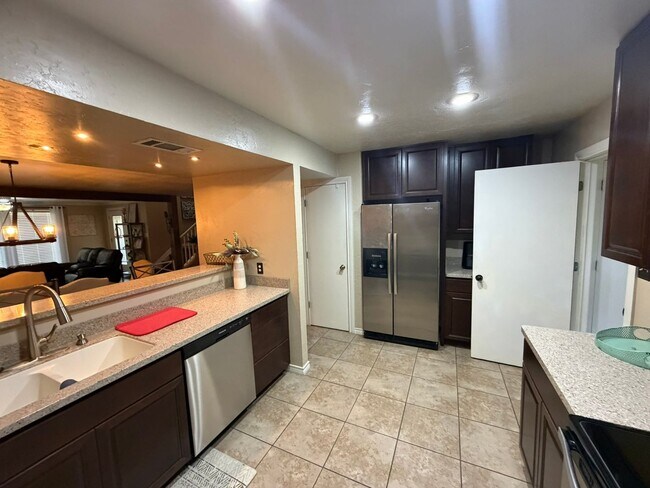 Building Photo - 807 Preston Trails Ct
