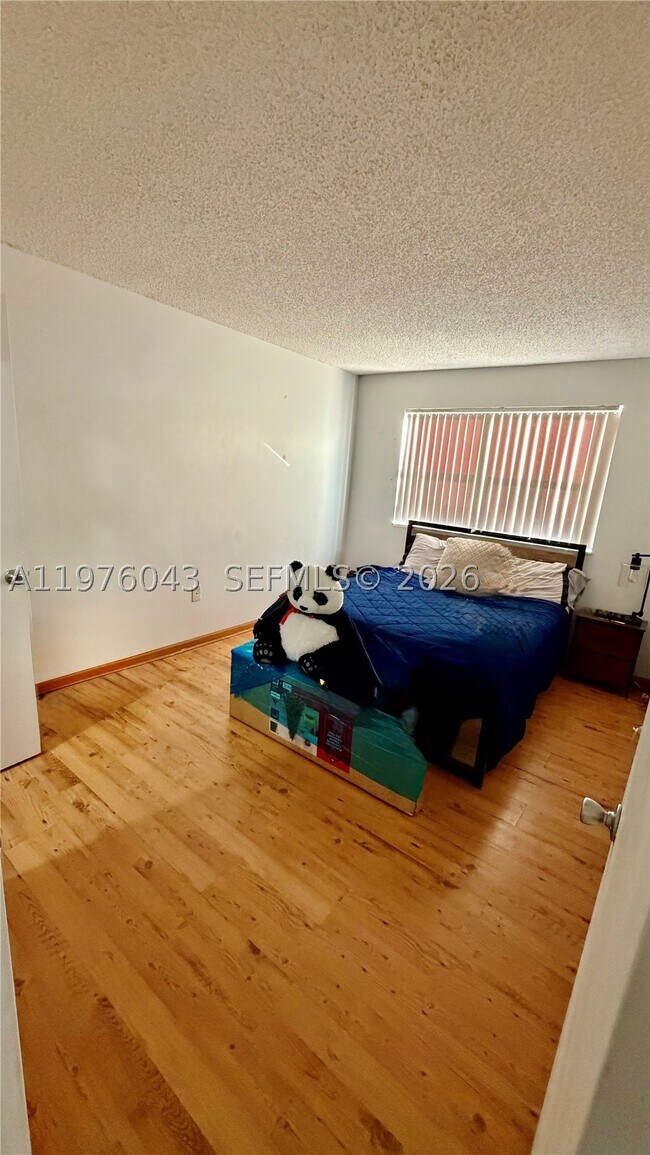 Foto del edificio - 7210 NW 179th St