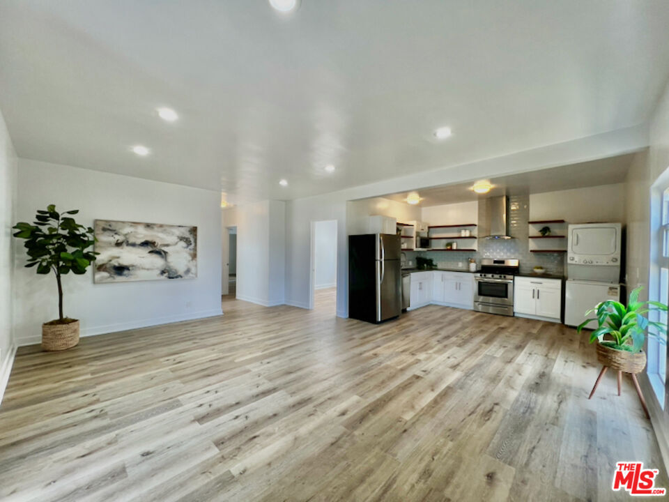 Foto principal - 1217 N Virgil Ave