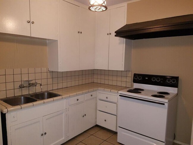 Building Photo - 3920 DALLAS St