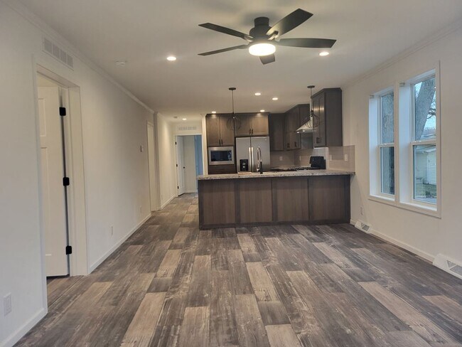 Foto del edificio - 1124 Lake Terrace Rd