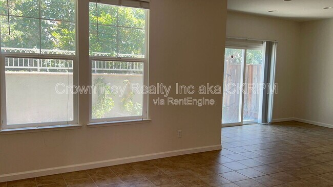 Foto del edificio - 151 W Saltillo Ln