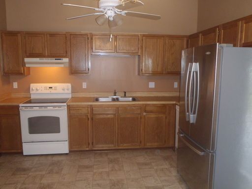 Building Photo - 405 Lancaster Ct