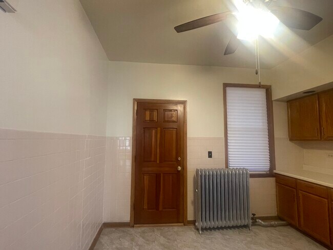 Foto del edificio - 1446 E 76th St