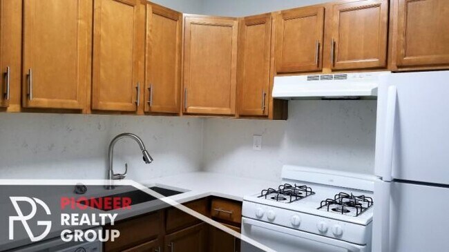 Foto del edificio - 2 bedroom in CHICAGO IL 60657