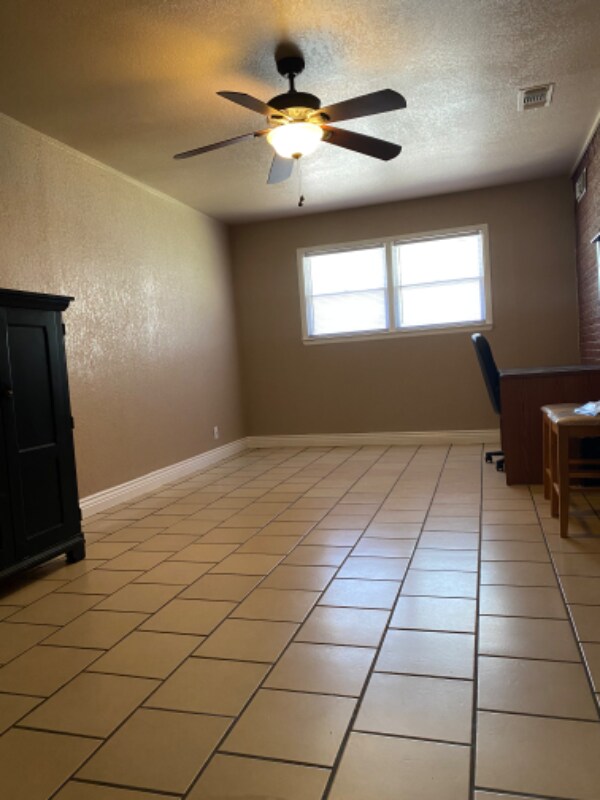 Foto del edificio - 801 NW 9th St