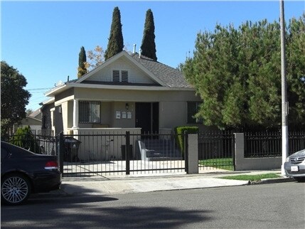 Primary Photo - Renovated 2 Bed House 2 Blocks From USC