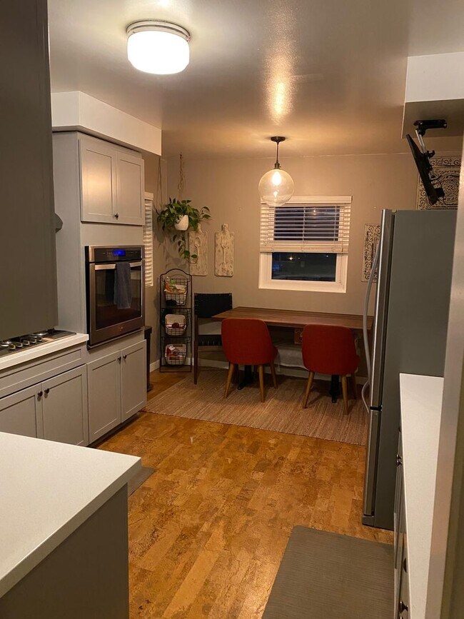 Foto del edificio - BEAUTIFUL TWO BEDROOM HOME STEPS FROM LA MESA VILLAGE